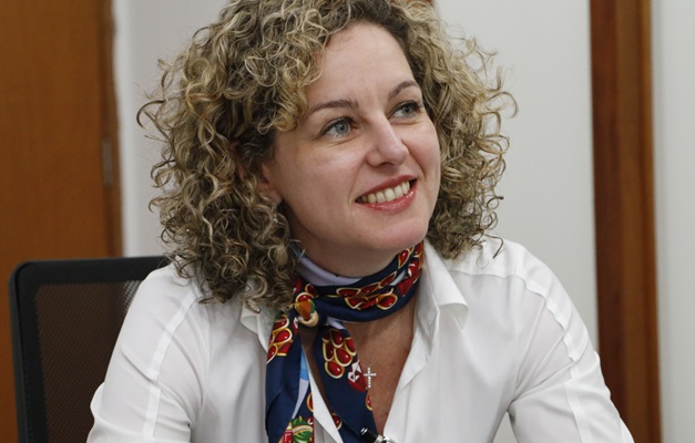 "A LRF não funcionou para conter despesa com pessoal", diz Ana Carla Abrão