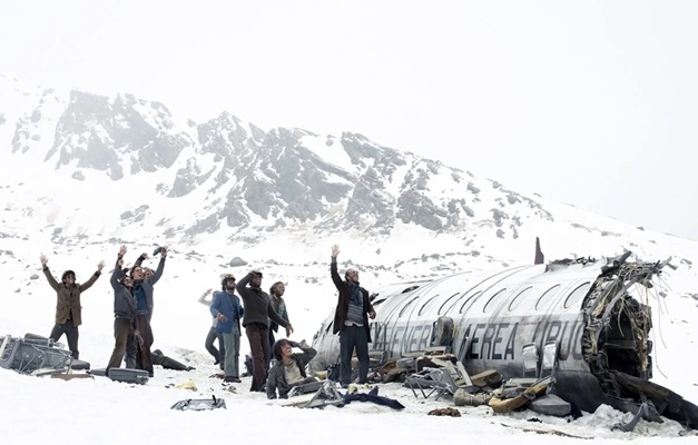 ‘A Sociedade da Neve’ leva a sério tragédia nos Andes