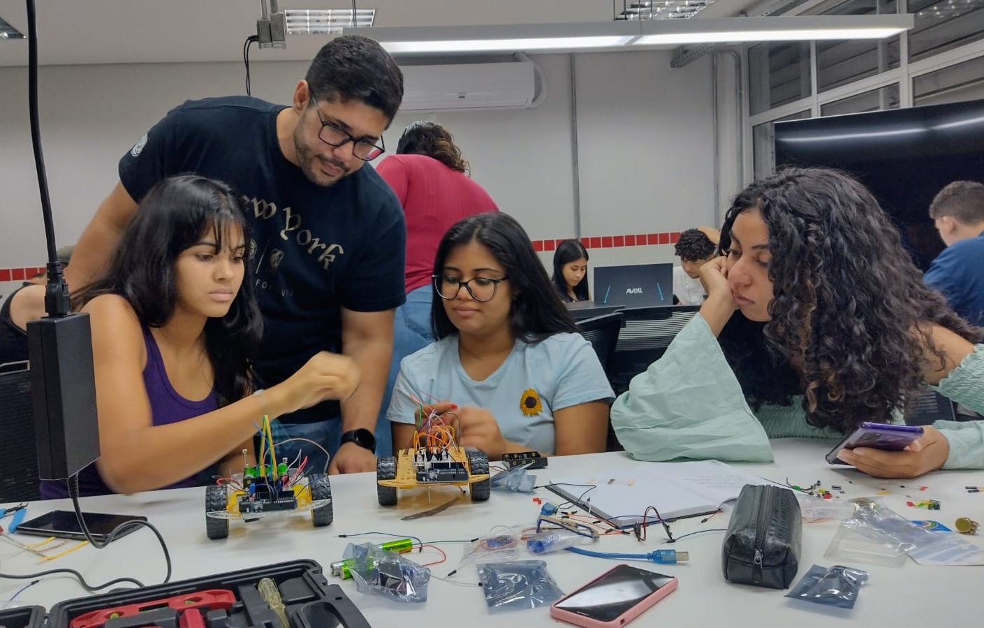  Abertas inscrições para cursos gratuitos de robótica em 21 cidades goianas