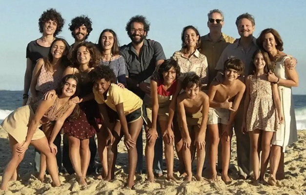 'Ainda Estou Aqui' volta ao topo das bilheterias brasileiras após indicações ao Oscar