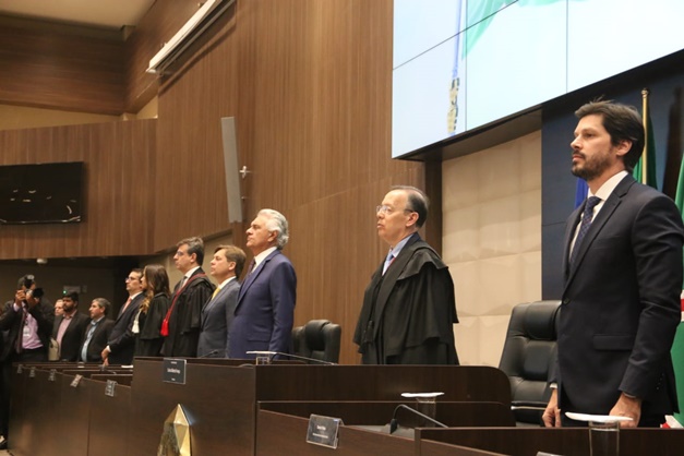 “Assegurem o direito à justiça”, afirma Vilela em posse de desembargadores