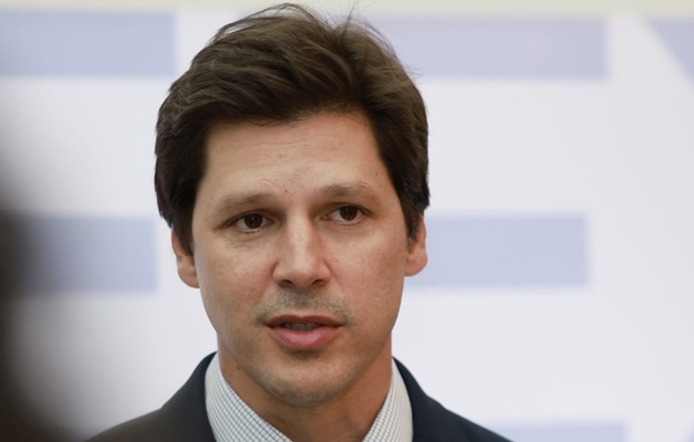 “Brasil precisa de equilíbrio”, diz Daniel Vilela sobre prisão de Bolsonaro