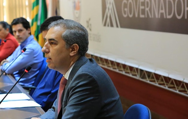 “Caiado não tem autoridade moral para falar de corrupção", afirma Zé Eliton