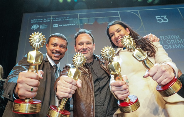 “Cinco Tipos de Medo” vence o 53º Festival de Cinema de Gramado