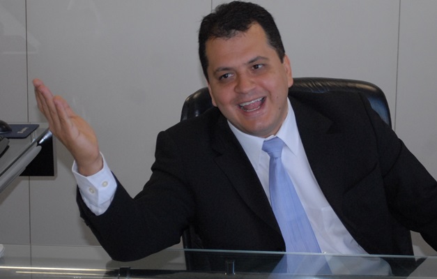 “Deixo a população responder”, diz Agenor sobre gestão de Paulo Garcia