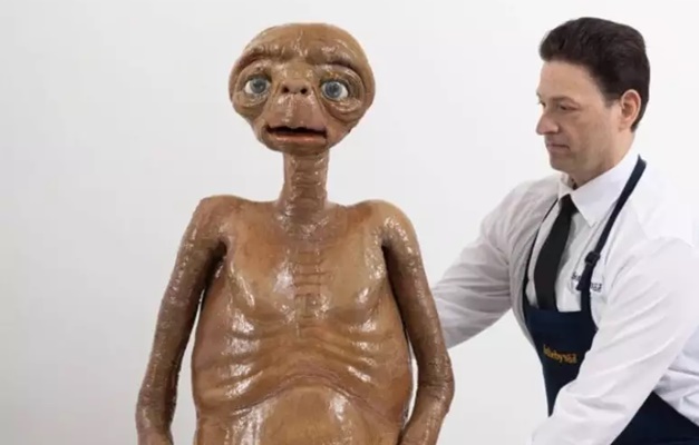 'E.T. o Extraterrestre': boneco original do filme vai a leilão por valor milionário