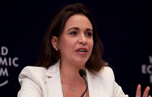 'É uma falta de respeito propor nova eleição na Venezuela', diz María Corina