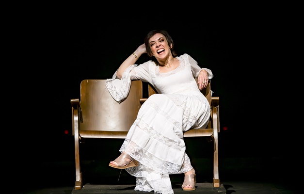'Elis, A Musical' chega ao Teatro Rio Vermelho, em Goiânia