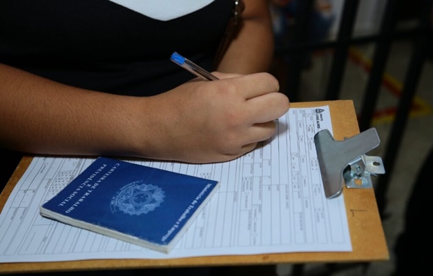  Empresas de Aparecida ofertam mais de 2,1 mil vagas de emprego