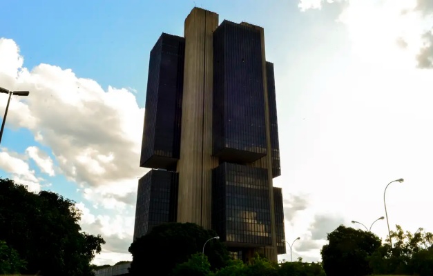  Entidades do setor produtivo criticam aumento da Selic
