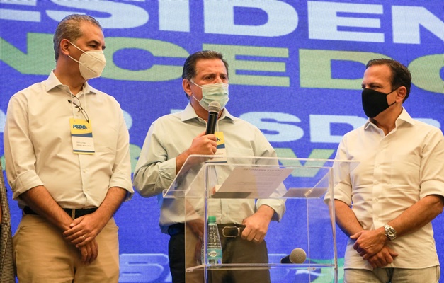 “Eu estou pronto para o debate, para a comparação”, diz Marconi em Goiânia