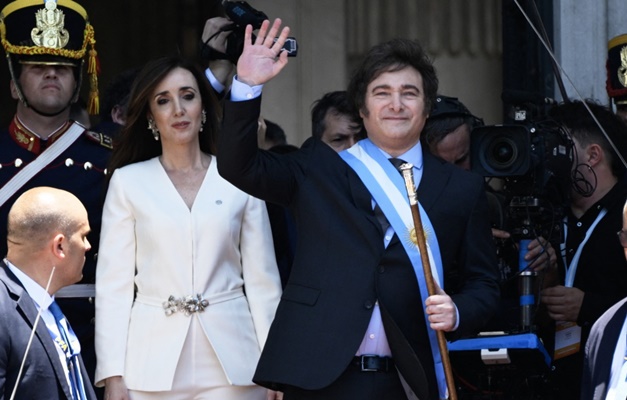 "Hoje começa uma nova era na Argentina", disse Milei em discurso de posse