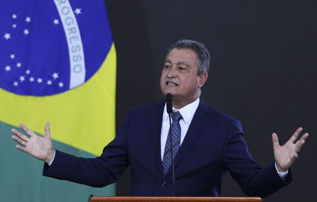 'Ilha da fantasia': Rui Costa critica Brasília e políticos do DF reagem