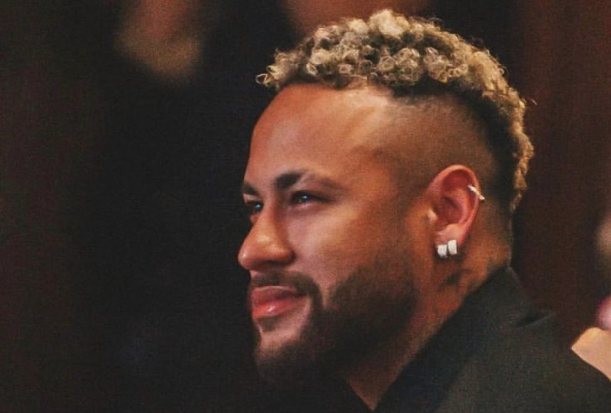 'Me sinto bem, mas não sei quando volto a jogar', diz Neymar