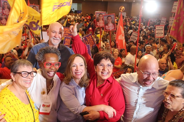 “Minha arma é o diálogo”, diz Adriana Accorsi durante convenção em Goiânia