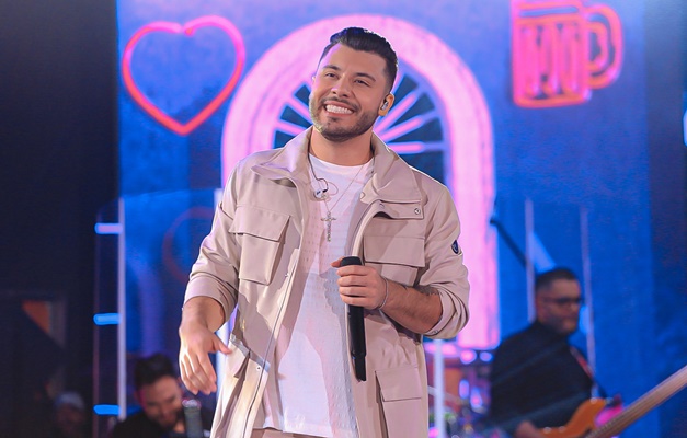    Murillo Huff apresenta projeto de regravações  "Ao Vivão" em Goiânia 
