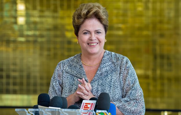 'Não é função da imprensa investigar', diz Dilma