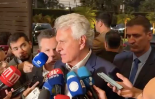 "Nunca vi um Congresso tão acovardado", diz Caiado em Brasília