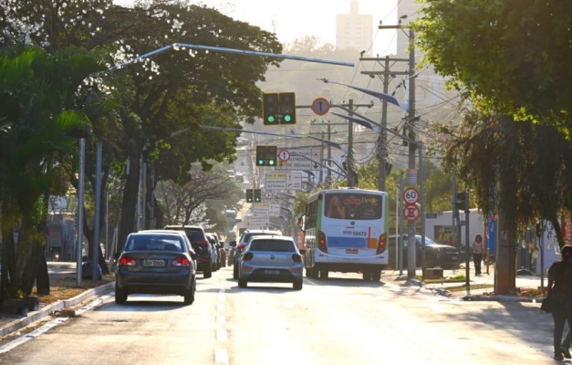 “Onda Verde” melhora trânsito e reduz paradas em avenidas de Goiânia