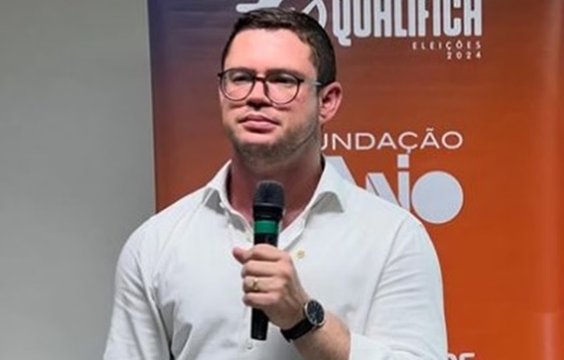 "Preso por ter sido advogado", diz Bruno Pena ao ser solto nesta sexta (21)