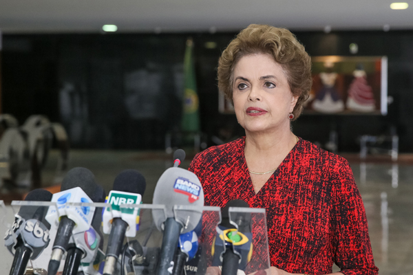 'Se houve caixa 2, não foi com meu conhecimento' afirma Dilma em entrevista