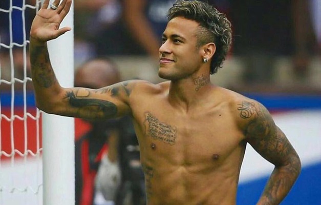 'Somos todos iguais, não importa a cor', afirma Neymar