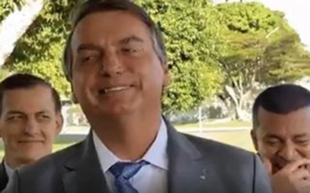 "Sou imorrível, imbrochável e também incomível", diz Bolsonaro 