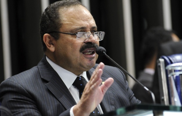 'Vocês vão se surpreender comigo', diz Maranhão, presidente interino da Câmara