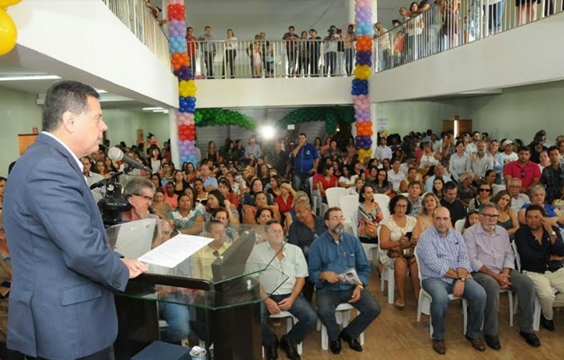"Zé Gomes deixa vazio muito grande", lamenta Marconi em visita à Itumbiara