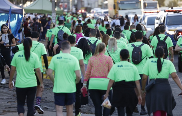 10ª Caminhada da Fé reúne mais de mil participantes para Trindade