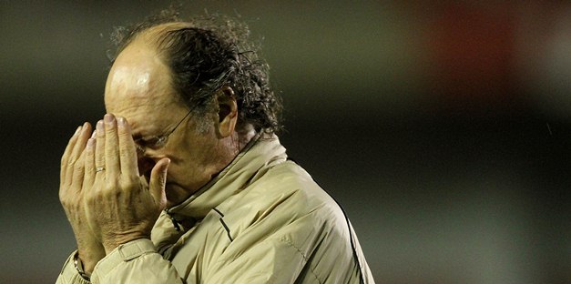 Após três derrotas seguidas, Falcão é demitido do Inter