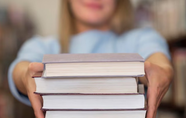 8 livros de autoras goianas para celebrar o Dia da Mulher