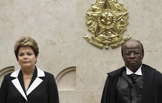 Em posse, Joaquim Barbosa critica desigualdade de acesso à Justiça