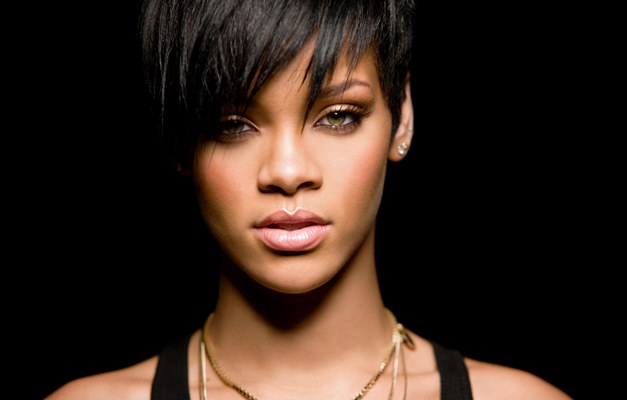 Rihanna confirma show em Brasília