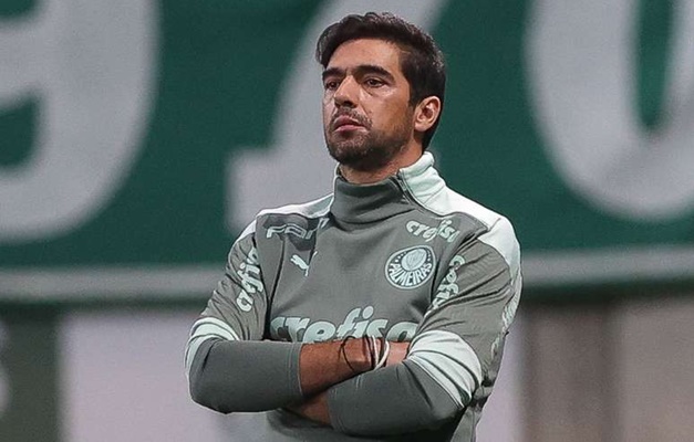 Abel Ferreira e Filipe Luís concorrem a prêmio de melhor técnico do mundo em 2025