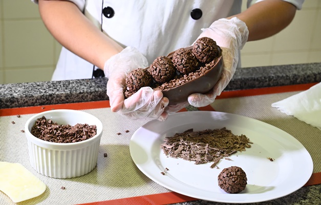 Abertas inscrições para curso gratuito de produção de ovos de páscoa