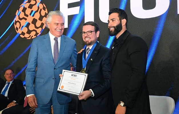 Abertura da Ficomex reúne autoridades e personalidades em Goiânia; veja