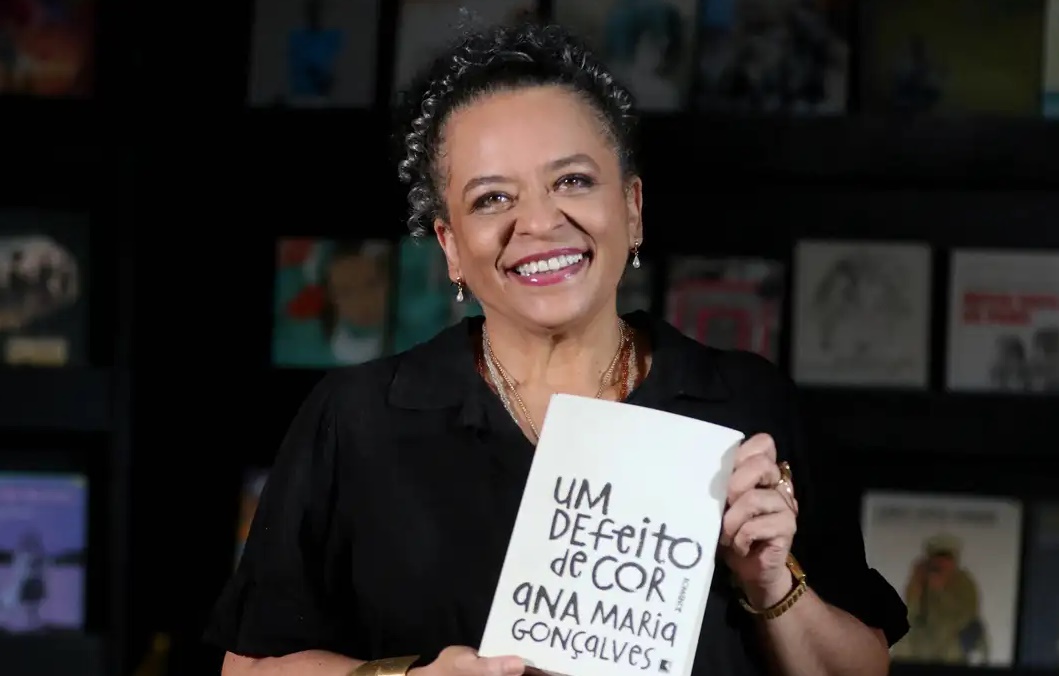 ABL elege Ana Maria Gonçalves, primeira mulher negra a virar imortal