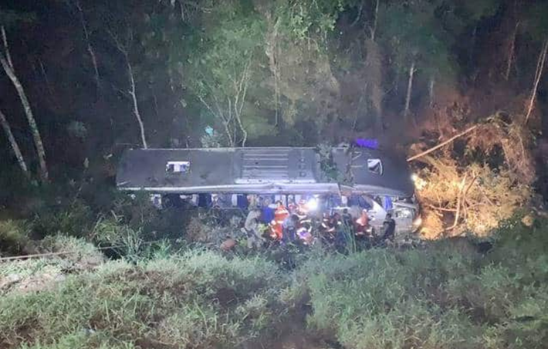 Acidente com ônibus em MG deixa ao menos dois mortos e 34 feridos