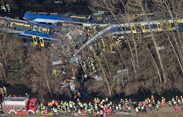 Acidente de trem na Alemanha mata nove pessoas e deixa mais de 150 feridos