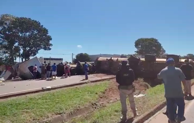 Acidente entre caminhões interdita BR-060, em Anápolis