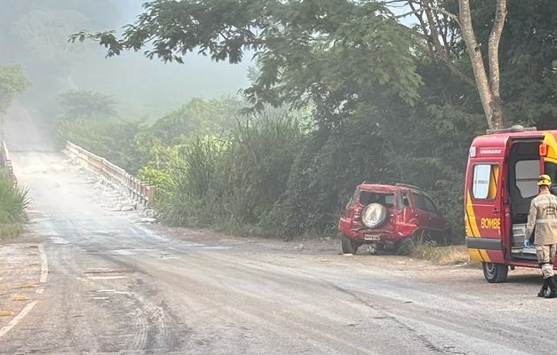 Acidente entre carro e caminho na GO-210 deixa idoso de 73 anos ferido