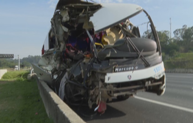 Acidente grave na Rodovia dos Bandeirantes deixa 49 feridos em São Paulo
