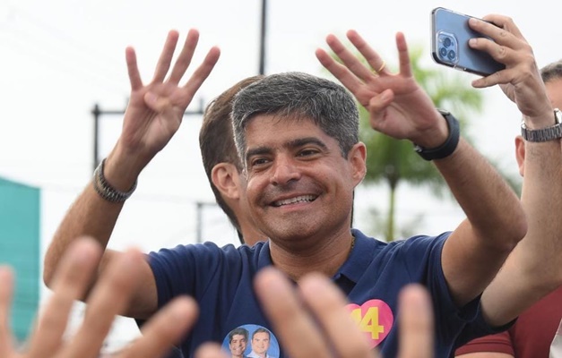 ACM Neto mantém neutralidade entre Lula e Bolsonaro e vive encruzilhada na Bahia