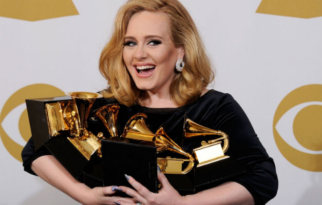 Adele escolhe ‘25’ como nome do próximo álbum 