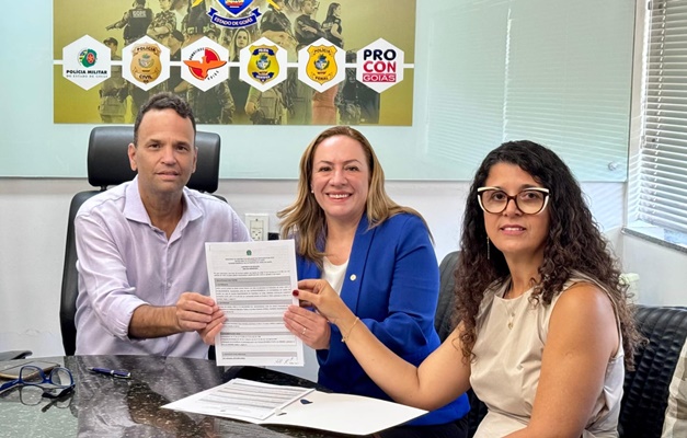 Adriana Accorsi articula doação de prédio do governo federal para SSP-GO