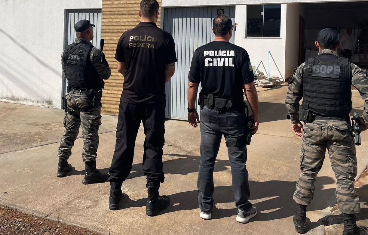 Advogada é alvo da polícia por suspeita de "pombo-correio" em Goiás