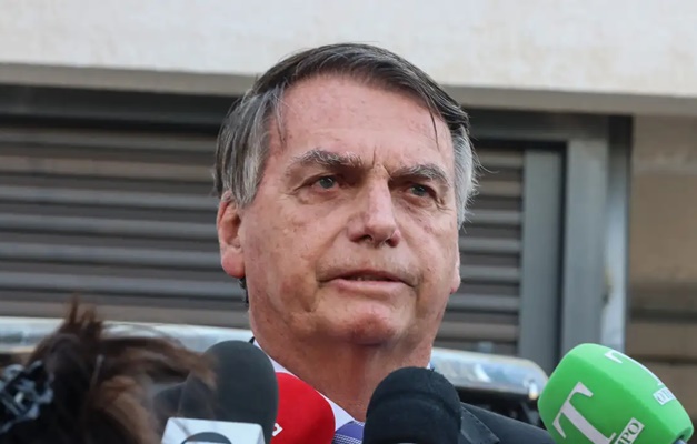 Advogados de Bolsonaro pedem 83 dias para apresentar defesa ao Supremo