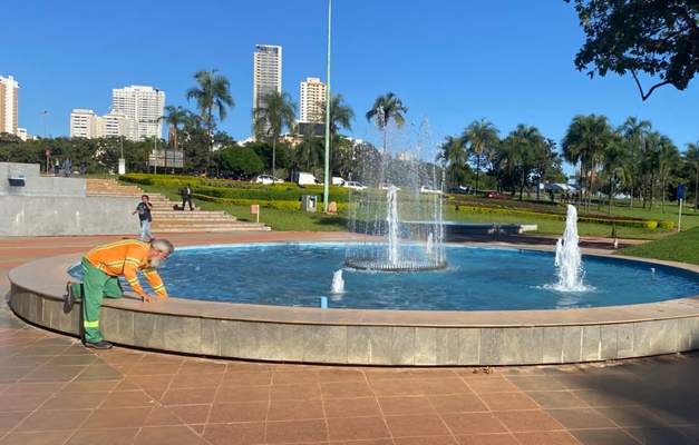 Aedes aegypti: Comurg reforça limpeza de fontes e espelhos d’água em Goiânia