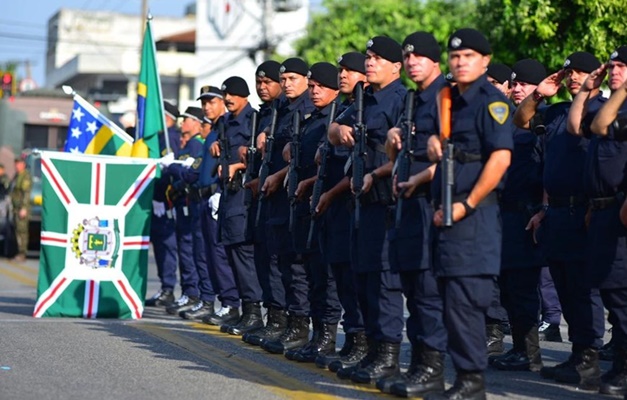 Agentes da Guarda Civil de Goiânia passam por capacitação para uso de armas